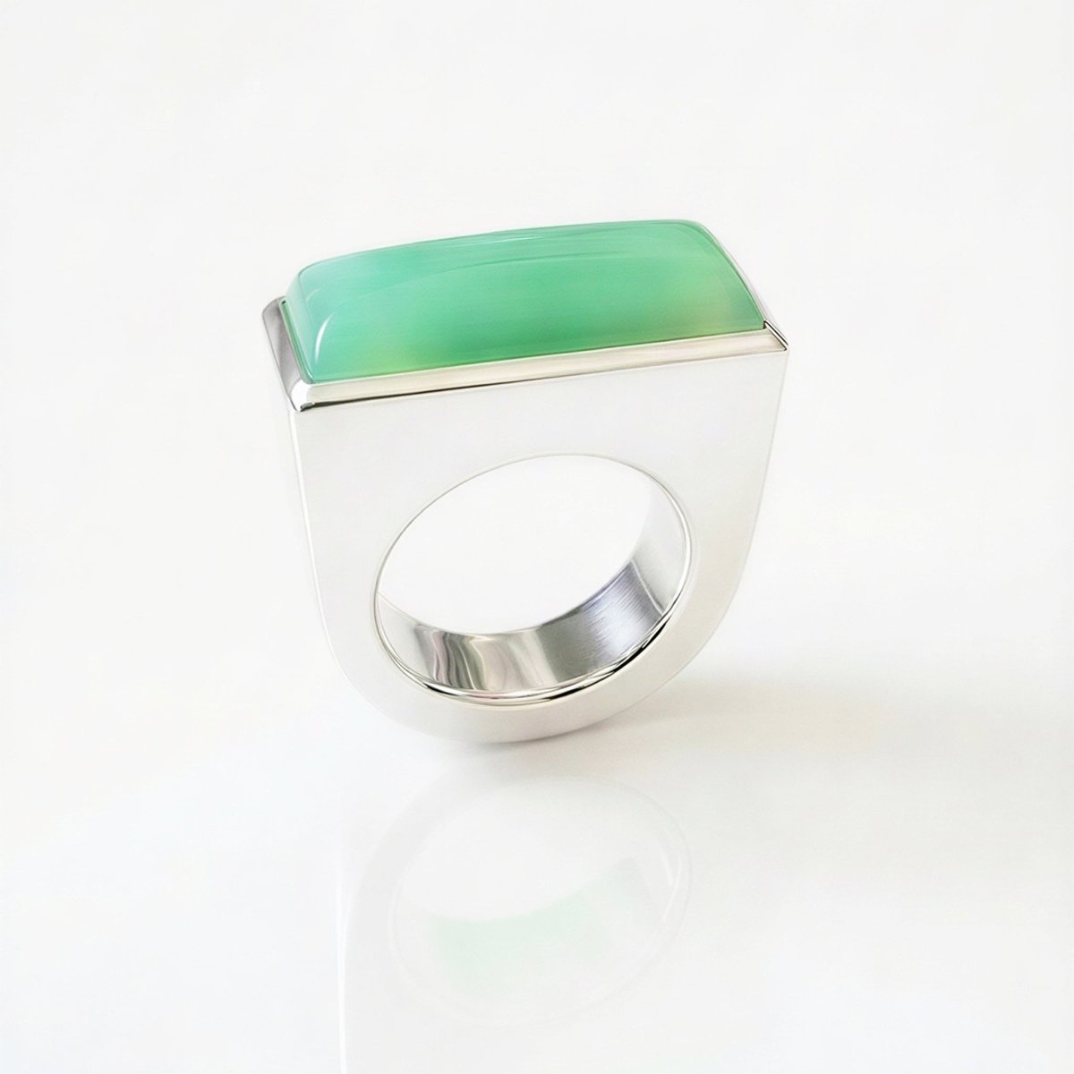 Pastille Ring in Sterling Silver with Chrysoprase - Nataly Aponte